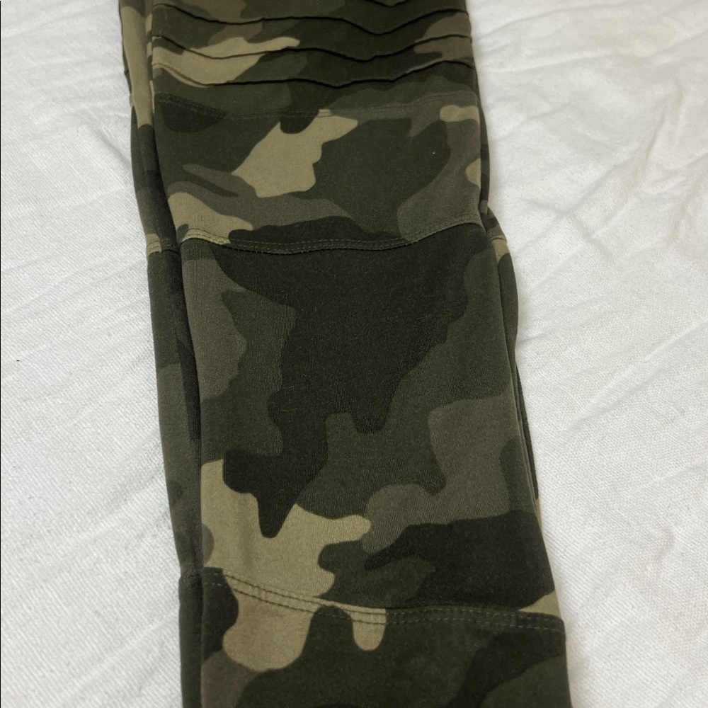 Pink Rose Textured  Camo Leggings Sz S - Picture 3 of 8